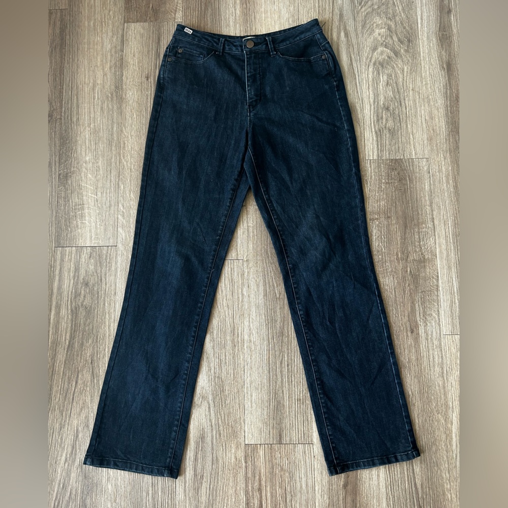 Coldwater creek straight women’s jeans 10 dark wash/navy gently used